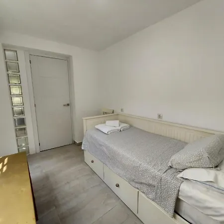 Tess Playamar Liszt * Τορρεμολίνος